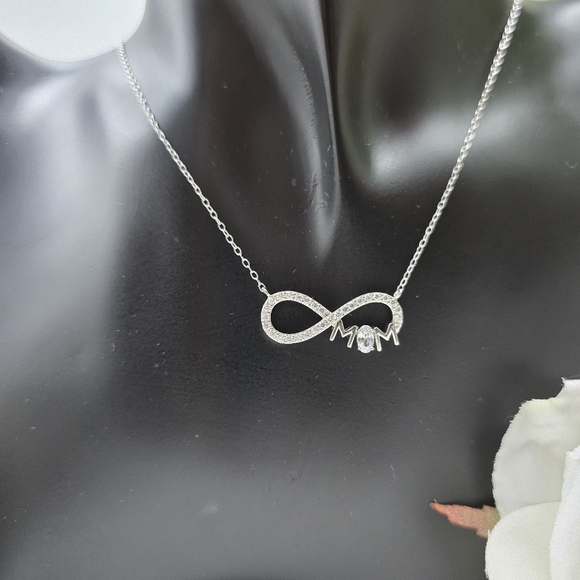 ♥️ INIFINITY MOM STERLING SILVER NECKLACE - Picture 2 of 3